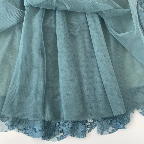 Weisman Two piece crop top and skirt - Picture 5 of 11